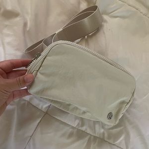 LULULEMON EVERYWHERE BELT BAG